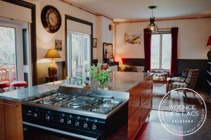 53193952  – Maison – 12 pièces à ARENGOSSE