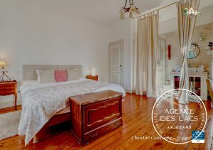 53193952  – Maison – 12 pièces à ARENGOSSE