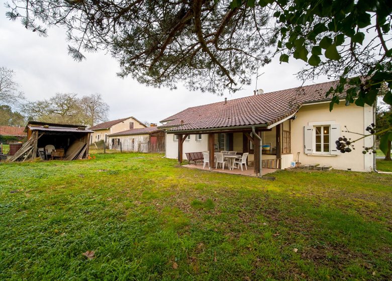 53194992  – Maison – 6 pièces à COMMENSACQ