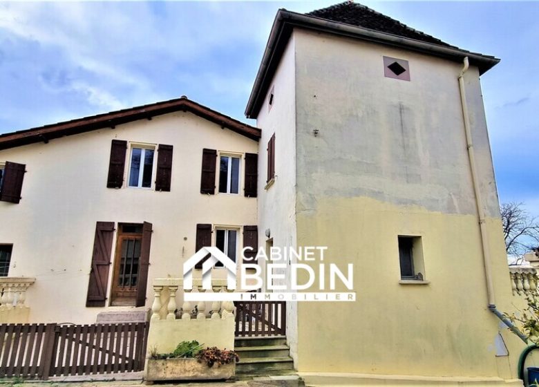 52932033  – Immeuble à NOUSSE