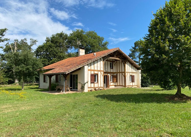 53202689  – Maison – 9 pièces à ARENGOSSE