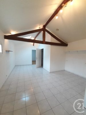 53209005  – Appartement – 2 pièces à USTARITZ