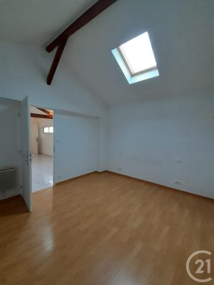 53209005  – Appartement – 2 pièces à USTARITZ