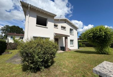 53211352  – Maison – 7 pièces à DAX