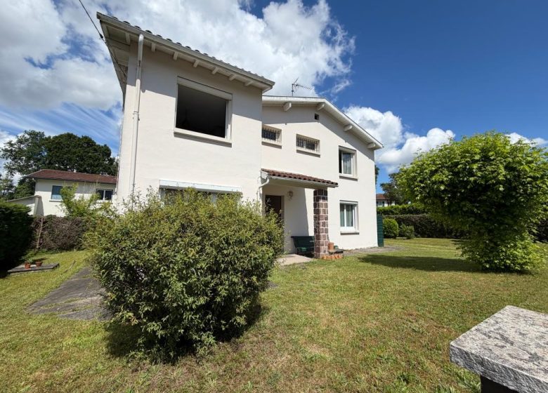 53211352  – Maison – 7 pièces à DAX