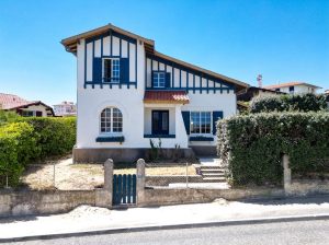 RICHARD – Villa Laure