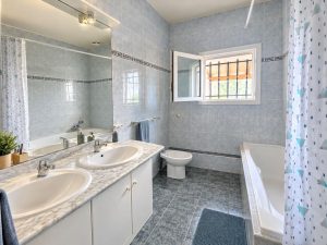 53207792  – Maison – 7 pièces à BIDACHE