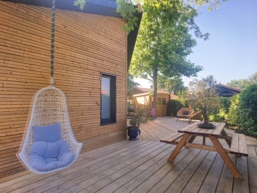 Belle Villa en bois près du lac et océan