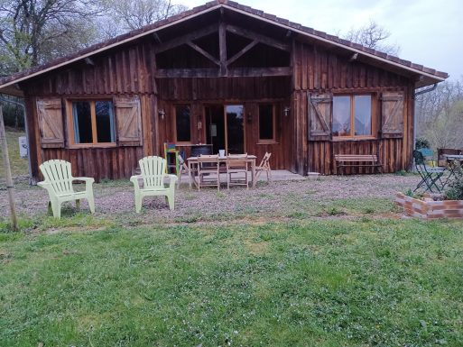 Le chalet en haut de la colline