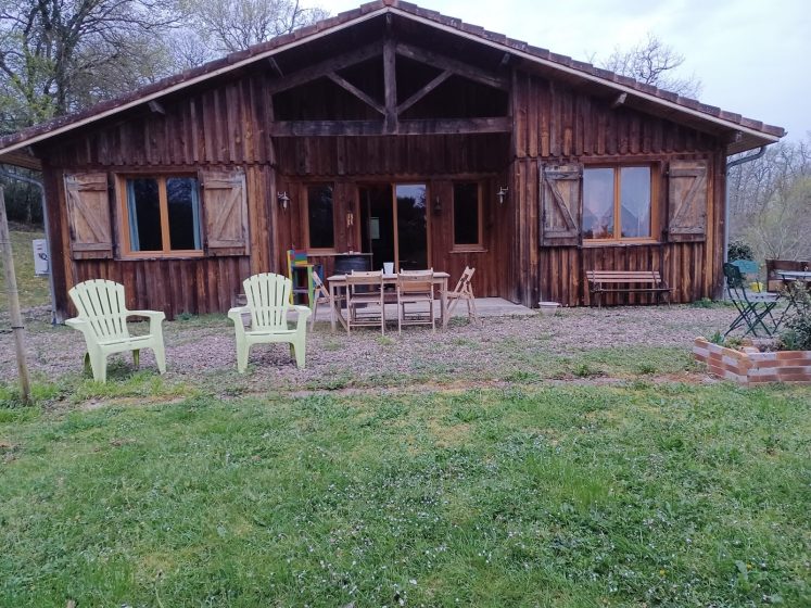 Le chalet en haut de la colline